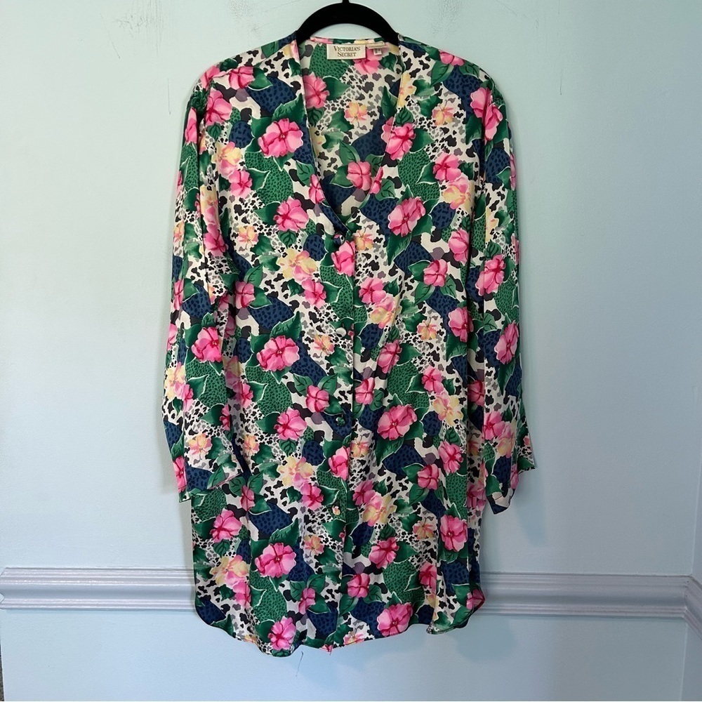 Victoria’s Secret Vintage Gold Tag Silk Floral Button Up Pajama Top Size Small